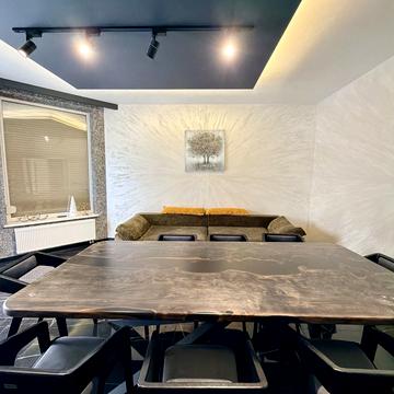 Центральна вул.