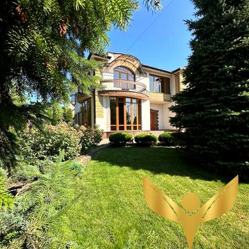 Святослава Хороброго вул., 44