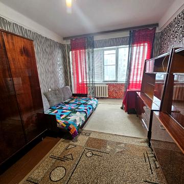 Мілютенка вул., 28