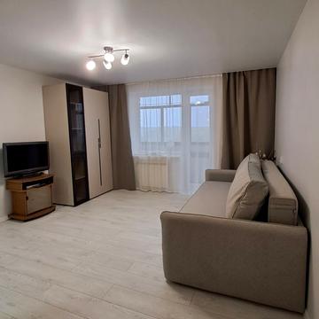 Семафорна вул., 13