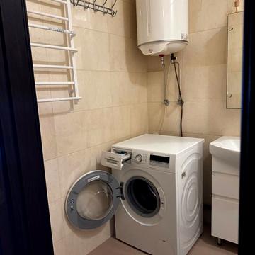 Здолбунівська вул., 13