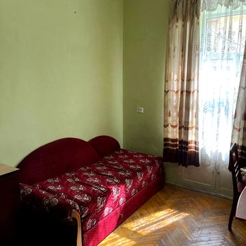 Павла Грабовського вул., 9