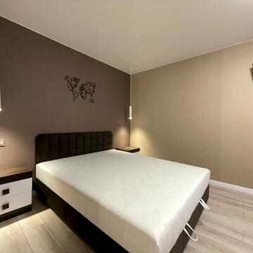 Гідропаркова вул., 15