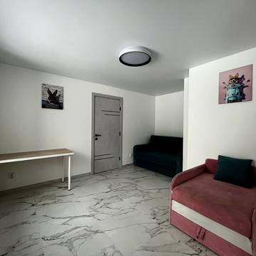 Степана Бандери вул., 77-Б