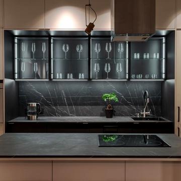 Вячеслава Чорновола просп. (), 16ж