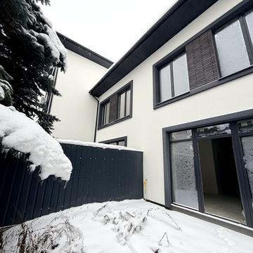 Ярославська вул., 10