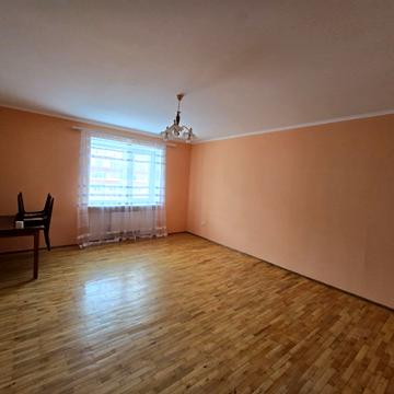 Інститутська вул., 8/2