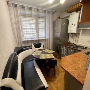 Гетьмана Дорошенка вул., 14