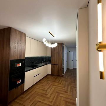 Романа Левицького вул., 4