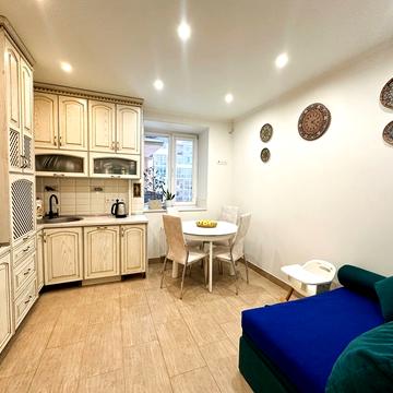 Академіка Лебедєва вул., 1