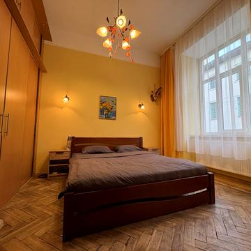 Сербська вул., 11