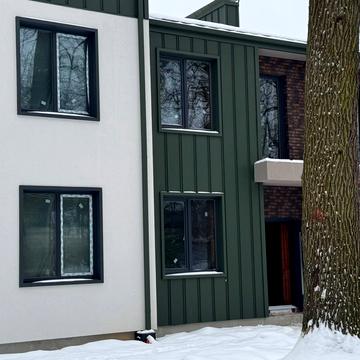 Варшавська вул.