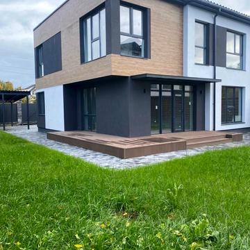 Центральна вул.