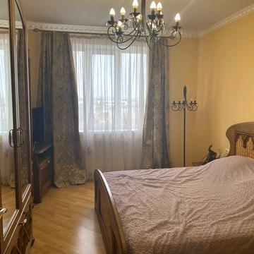 Князя Святослава пл., 9