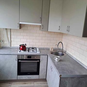 Прирічна вул., 17