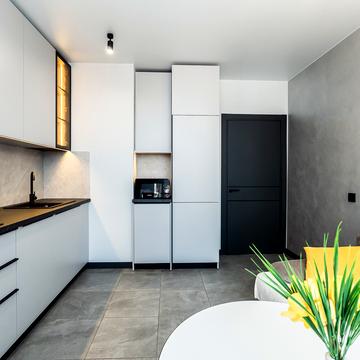 Євгена Коновальця вул., 37