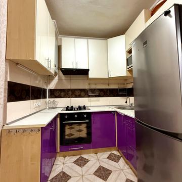 Богдана Хмельницького вул., 11-Б