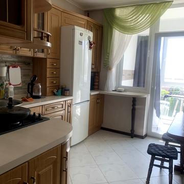 Черкаська вул., 1-А