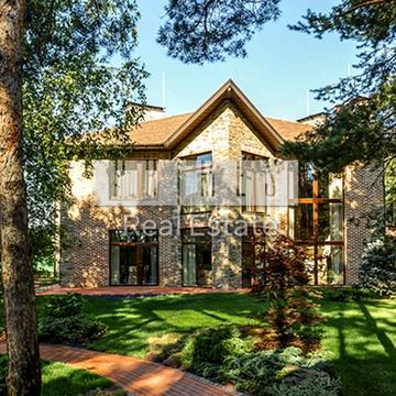 Лісова вул.