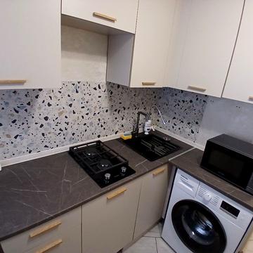 Івана Пулюя вул., 2