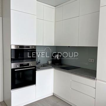 Кадетський Гай вул., 8