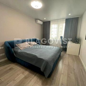 Сергія Данченка вул., 30