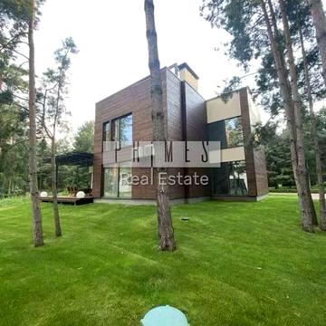 Вишнева вул.