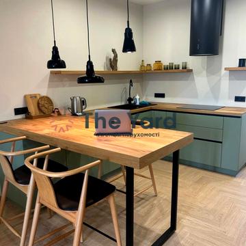 Березнева вул., 12