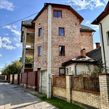 Вівсяна вул., 14