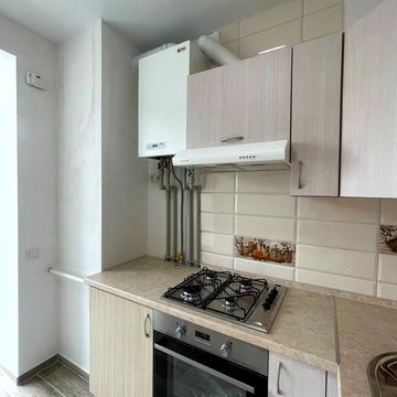 Академіка Шалімова вул., 61