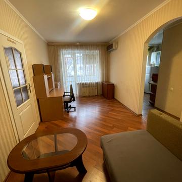 Якова Новицького вул., 4