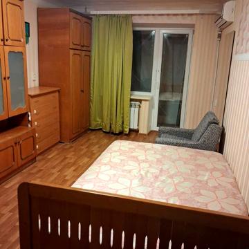 Малинівська вул., 12