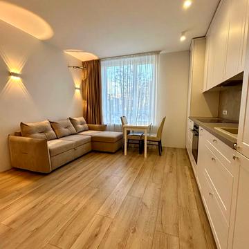 Салютна вул., (Будинок 02301-02303)