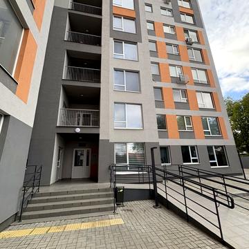 Григорія Сковороди вул., 4