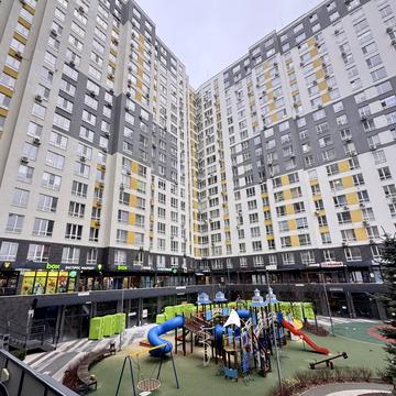 Університетська вул., 1д