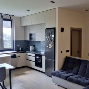 Ботанічна вул., 2