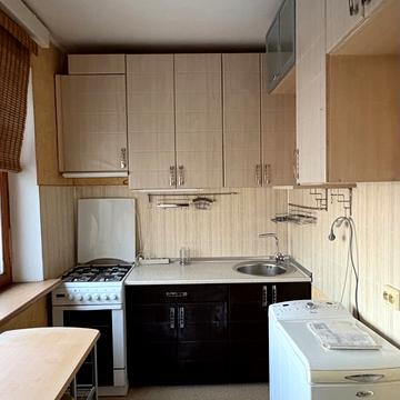 Райдужна вул., 7