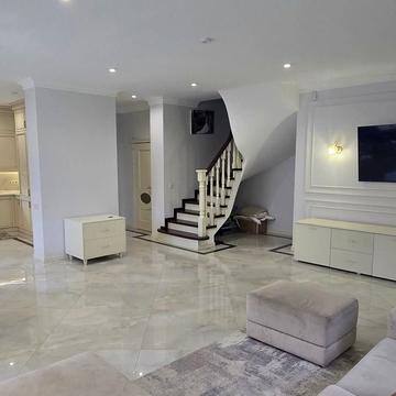 Підлісна вул., 1