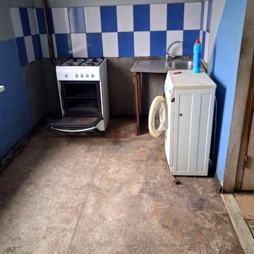 Дніпровські Пороги вул., 31