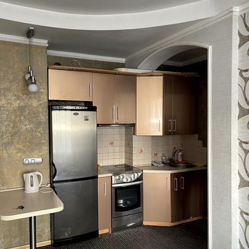 Велика Васильківська вул. (Червоноармійська), 114