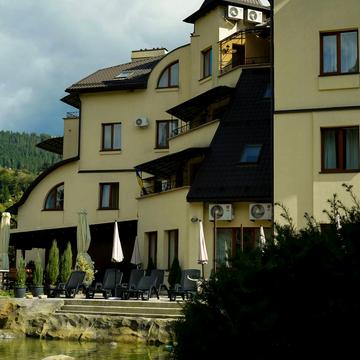 Грушевського вул., 2А