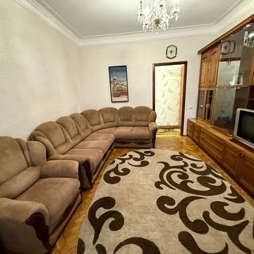 Миколи Міхновського бульв. (Дружби народів), 10