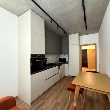 Машинобудівників вул., 16