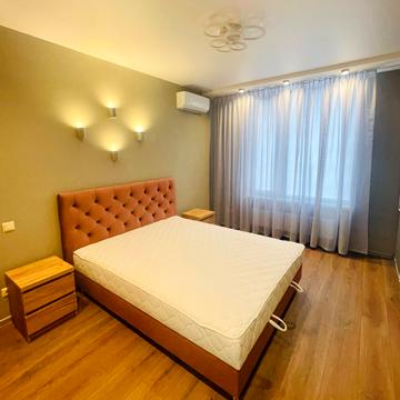 Дніпровська набережна вул., 20-Б