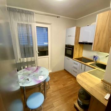 Юлії Здановської вул. (Ломоносова), 81-Б