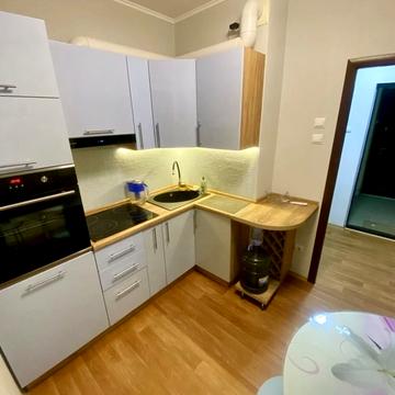 Юлії Здановської вул. (Ломоносова), 81-Б