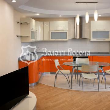 Срібнокільська вул., 22