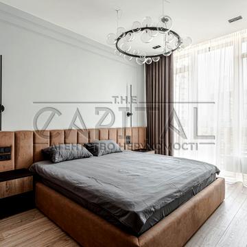 Предславинська вул., 44