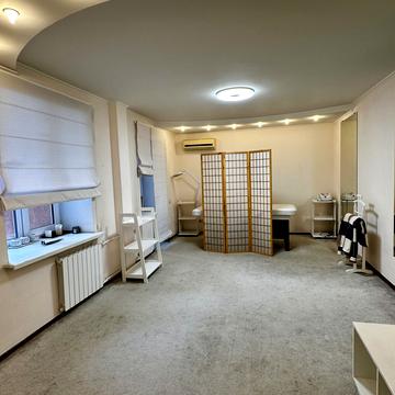 Рибальська вул., 8