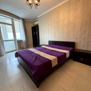 Добровольців вул. (Маршала Говорова), 10/1